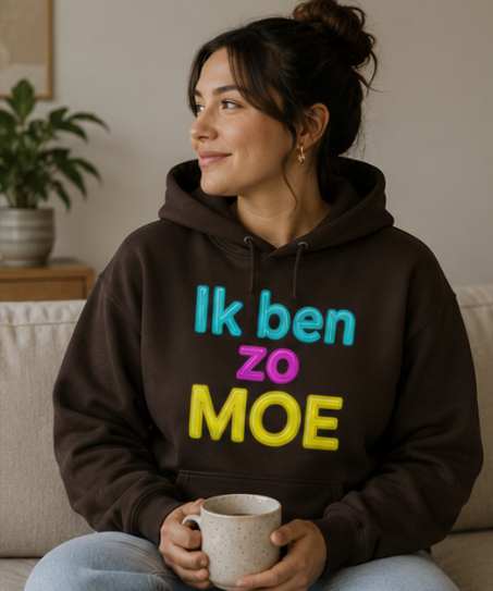 'Ik ben zo moe' — Prikkels Hoodie